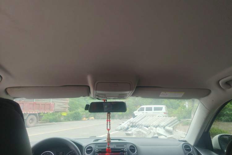 Used Volkswagen Tiguan 2016 300TSI Automatic Two-Wheel Drive Trend Edition Headliner
