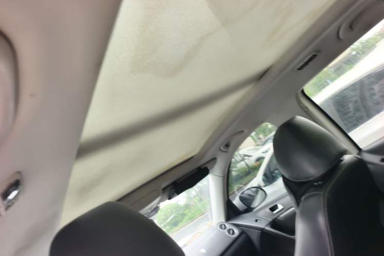 Used Volkswagen Tiguan 2016 300TSI Automatic All-Wheel Drive Luxury Edition Headliner