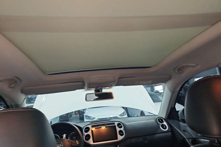Used Volkswagen Tiguan 2016 280TSI Automatic Two-Wheel Drive Silk Road Comfort Edition Headliner