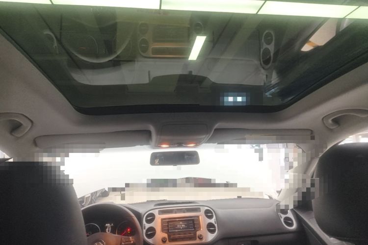 Used Volkswagen Tiguan 2016 300TSI Automatic All-Wheel Drive Fashion Vision Edition Headliner