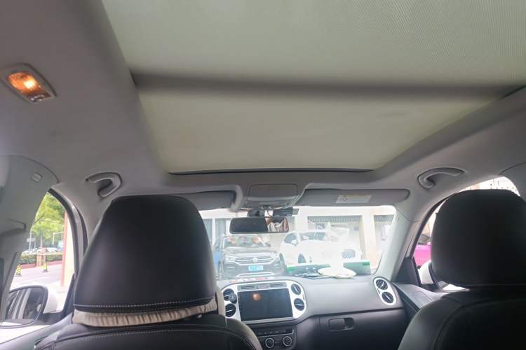 Used Volkswagen Tiguan 2016 280TSI Automatic Two-Wheel Drive Silk Road Comfort Edition Headliner