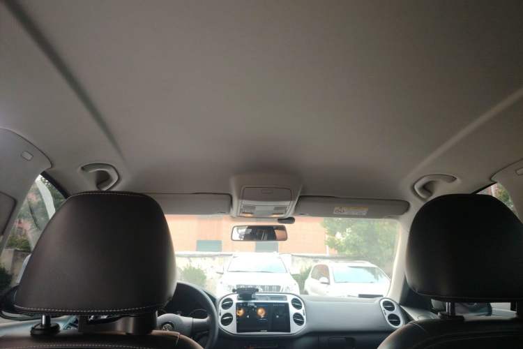 Used Volkswagen Tiguan 2016 280TSI Automatic Two-Wheel-Drive Silk Road Style Edition Headliner