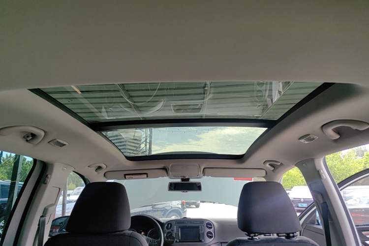 Used Volkswagen Tiguan 2016 2.0 TSI Four-Wheel Drive Standard Version Headliner