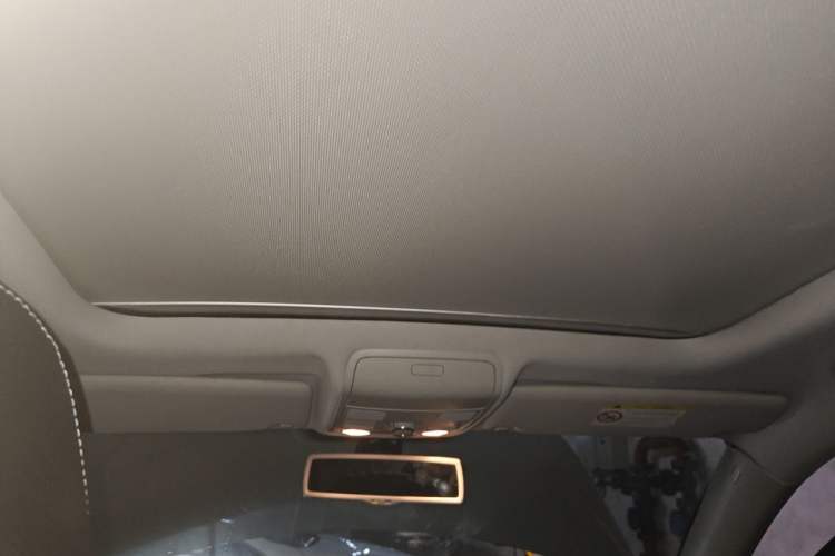Used Volkswagen Tiguan 2016 300TSI Automatic Two-Wheel Drive Luxury Edition Headliner