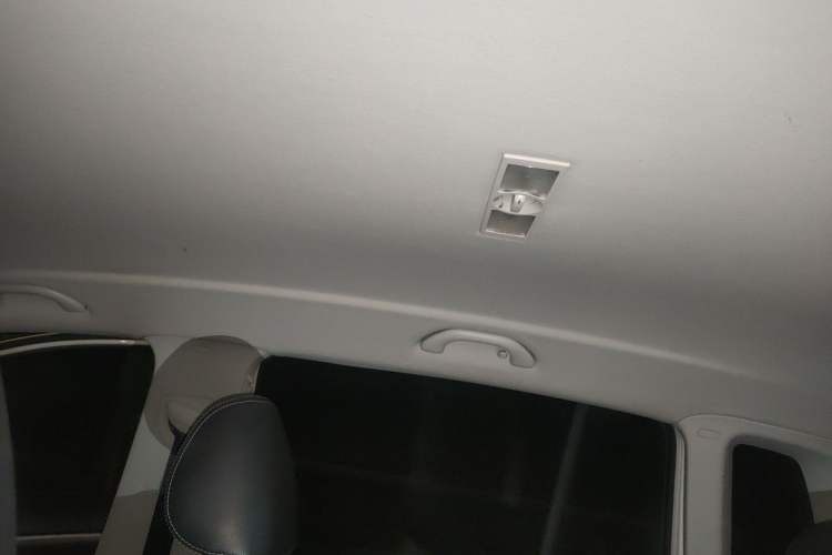 Used Volkswagen Tiguan 2016 300TSI Automatic Two-Wheel Drive Comfort Edition Headliner