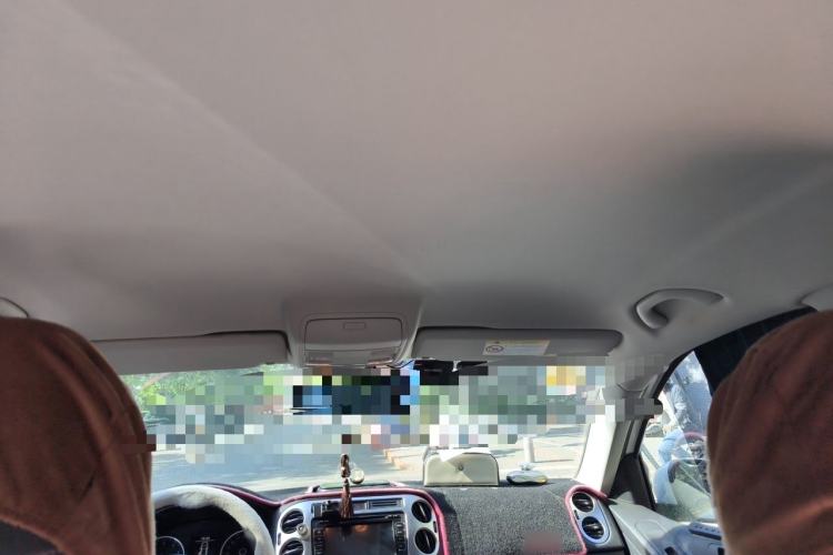 Used Volkswagen Tiguan 2016 300TSI Automatic Two-Wheel Drive Trend Edition Headliner