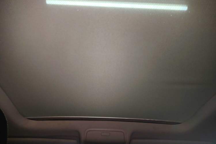 Used Volkswagen Tiguan 2016 300TSI Automatic All-Wheel Drive Luxury Edition Headliner