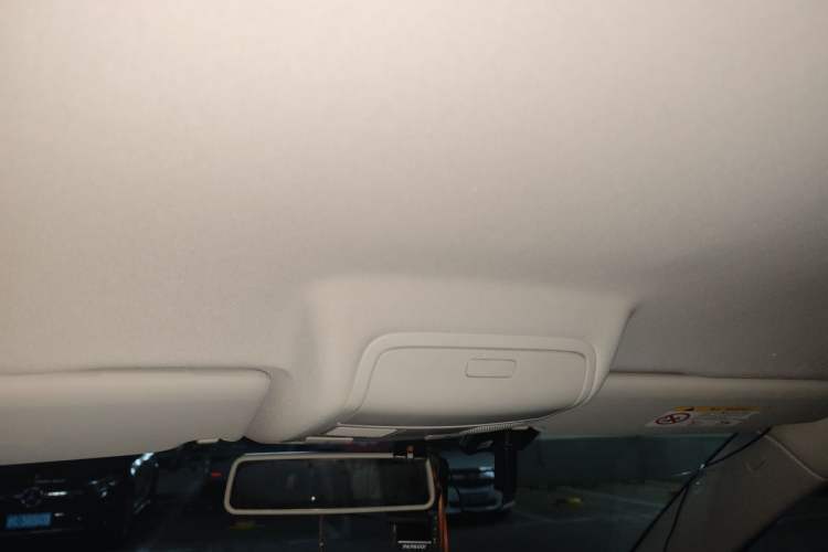 Used Volkswagen Tiguan 2016 280TSI Automatic Two-Wheel-Drive Silk Road Style Edition Headliner