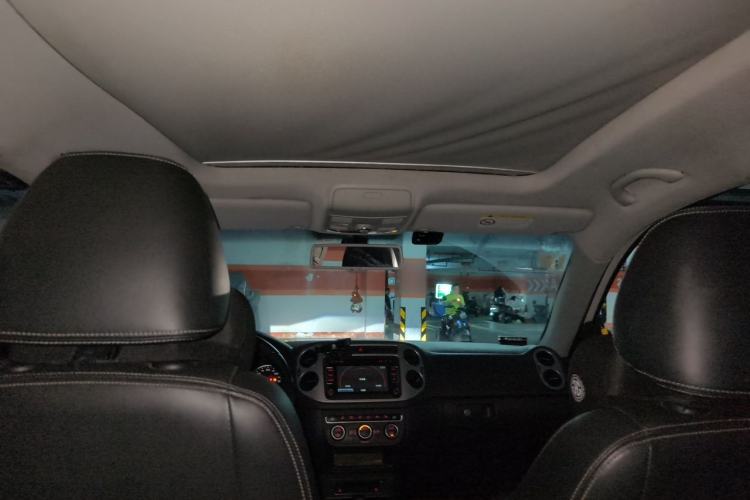Used Volkswagen Tiguan 2016 300TSI Automatic Two-Wheel Drive Luxury Edition Headliner
