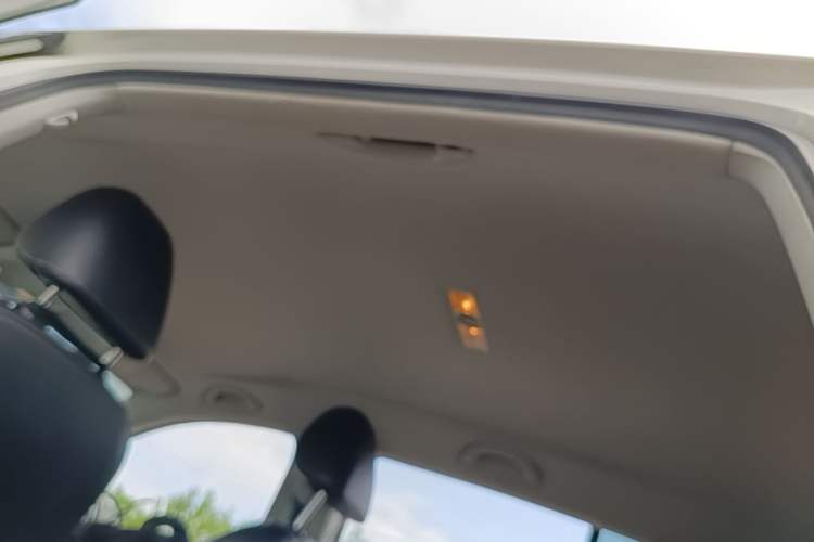 Used Volkswagen Tiguan 2016 280TSI Automatic Two-Wheel-Drive Silk Road Style Edition Headliner