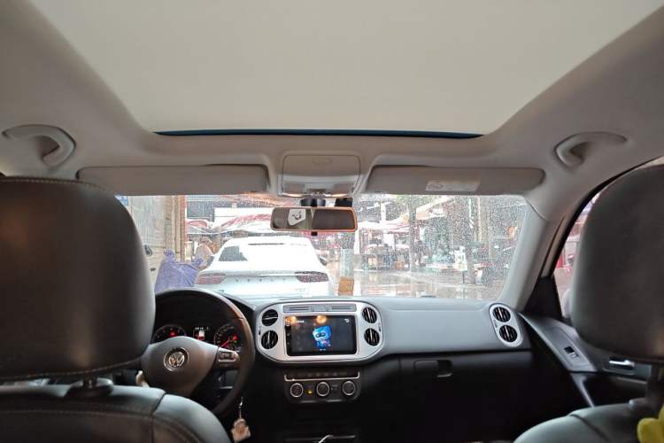 Used Volkswagen Tiguan 2016 280TSI Automatic Two-Wheel Drive Silk Road Comfort Edition Headliner