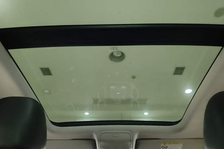 Used Volkswagen Tiguan 2016 300TSI Automatic Two-Wheel Drive Luxury Edition Headliner