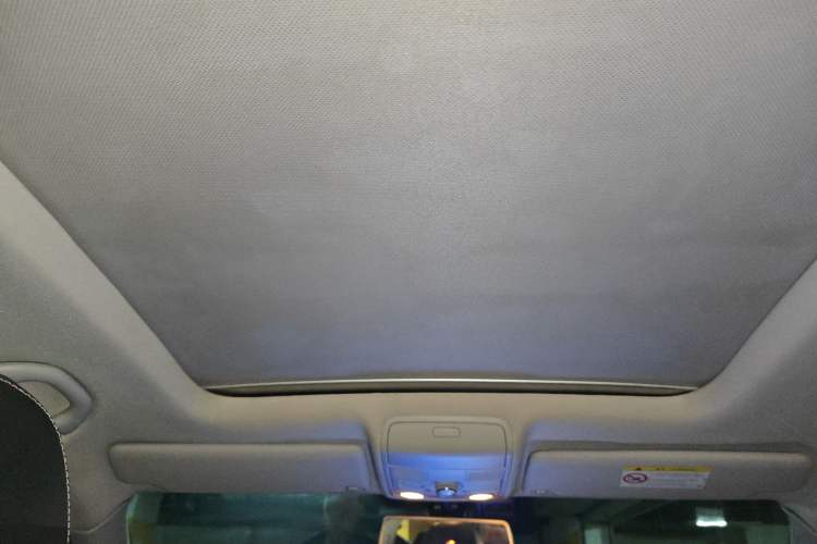 Used Volkswagen Tiguan 2016 300TSI Automatic Two-Wheel Drive Comfort Edition Headliner