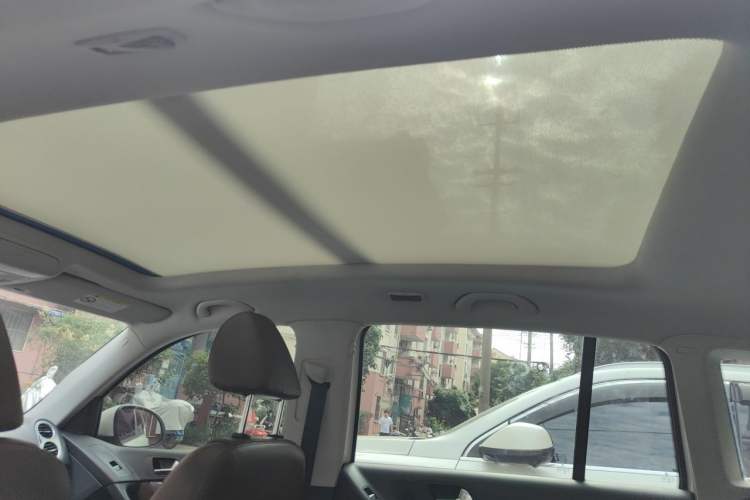 Used Volkswagen Tiguan 2016 300TSI Automatic All-Wheel Drive Luxury Edition Headliner