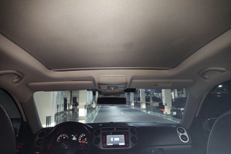 Used Volkswagen Tiguan 2016 330TSI Automatic All-Wheel-Drive Flagship Edition Headliner