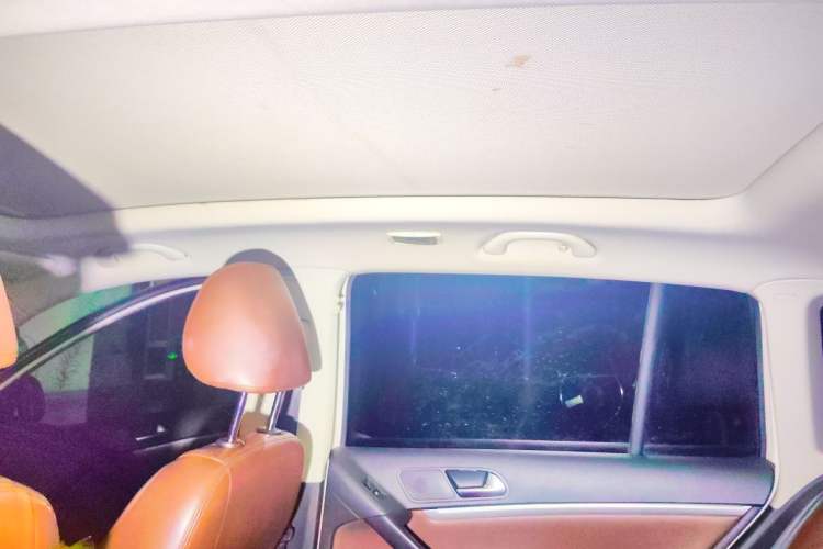 Used Volkswagen Tiguan 2016 300TSI Automatic All-Wheel Drive Luxury Edition Headliner