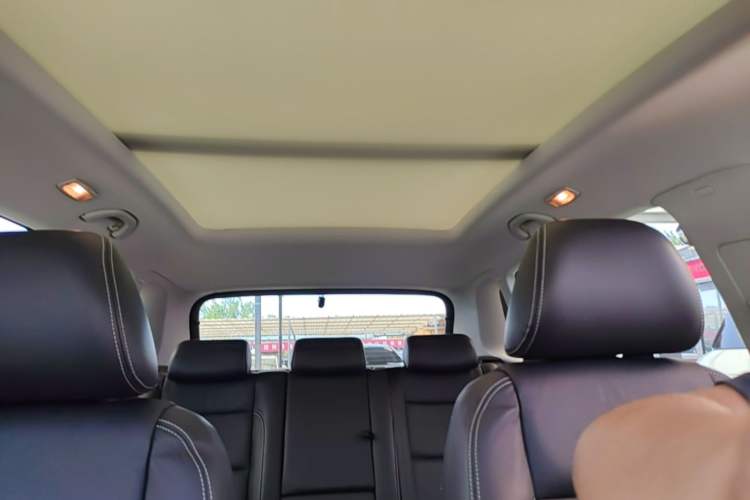Used Volkswagen Tiguan 2016 300TSI Automatic Two-Wheel Drive Luxury Edition Headliner