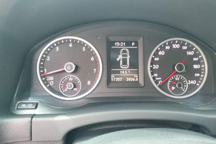 Used Volkswagen Tiguan 2016 280TSI Automatic Two-Wheel-Drive Silk Road Style Edition Instrument Cluster