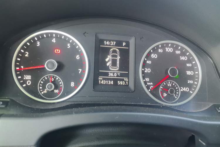 Used Volkswagen Tiguan 2016 280TSI Automatic Two-Wheel-Drive Silk Road Style Edition Instrument Cluster