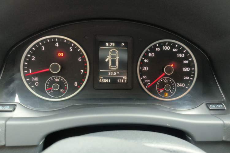 Used Volkswagen Tiguan 2016 280TSI Automatic Two-Wheel-Drive Silk Road Style Edition Instrument Cluster