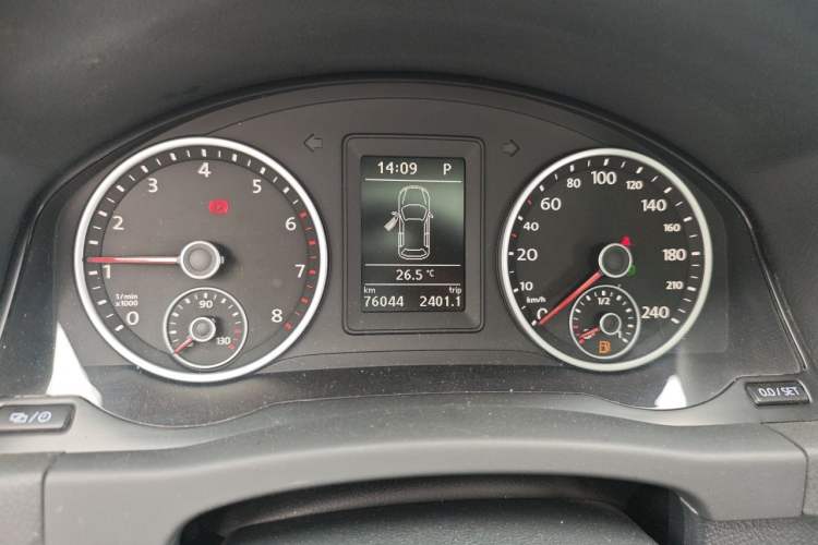 Used Volkswagen Tiguan 2016 280TSI Automatic Two-Wheel Drive Silk Road Comfort Edition Instrument Cluster