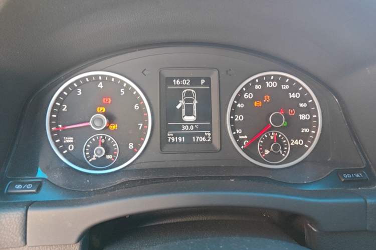 Used Volkswagen Tiguan 2016 280TSI Automatic Two-Wheel Drive Silk Road Comfort Edition Instrument Cluster