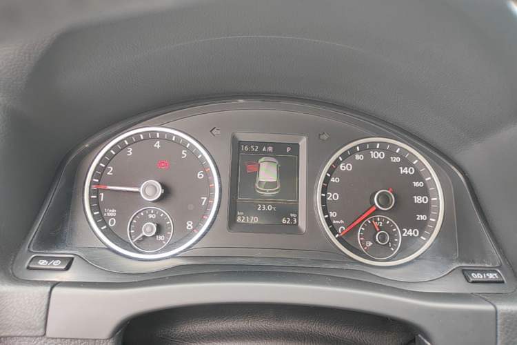 Used Volkswagen Tiguan 2016 300TSI Automatic Two-Wheel Drive Luxury Edition Instrument Cluster