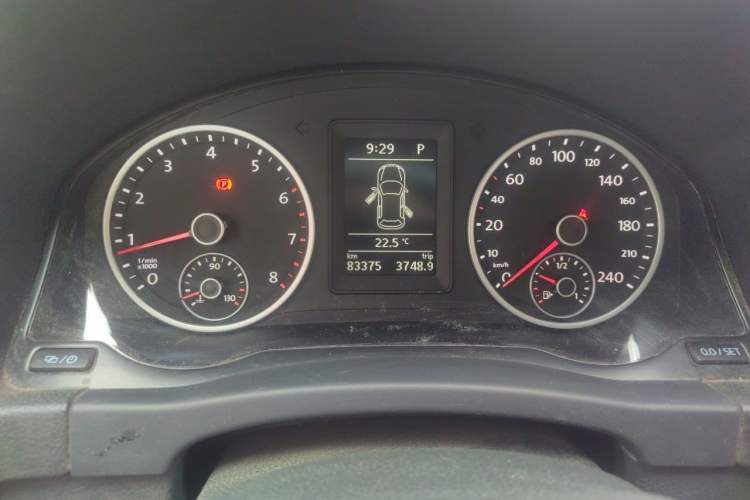 Used Volkswagen Tiguan 2016 280TSI Automatic Two-Wheel-Drive Silk Road Style Edition Instrument Cluster