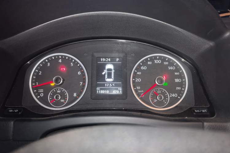 Used Volkswagen Tiguan 2016 280TSI Automatic Two-Wheel-Drive Silk Road Style Edition Instrument Cluster