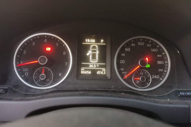 Used Volkswagen Tiguan 2016 280TSI Automatic Two-Wheel Drive Silk Road Comfort Edition Instrument Cluster