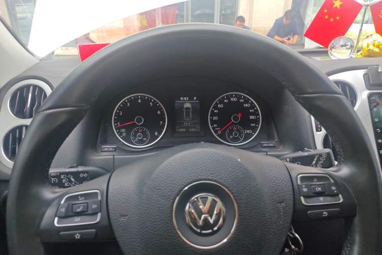 Used Volkswagen Tiguan 2016 280TSI Automatic Two-Wheel Drive Silk Road Comfort Edition Instrument Cluster