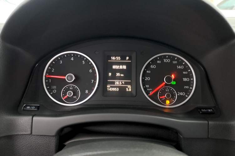 Used Volkswagen Tiguan 2016 300TSI Automatic Two-Wheel Drive Trend Edition Instrument Cluster