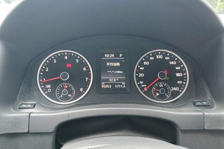 Used Volkswagen Tiguan 2016 300TSI Automatic Two-Wheel Drive Comfort Edition Instrument Cluster