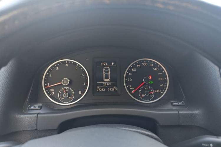 Used Volkswagen Tiguan 2016 280TSI Automatic Two-Wheel-Drive Silk Road Style Edition Instrument Cluster