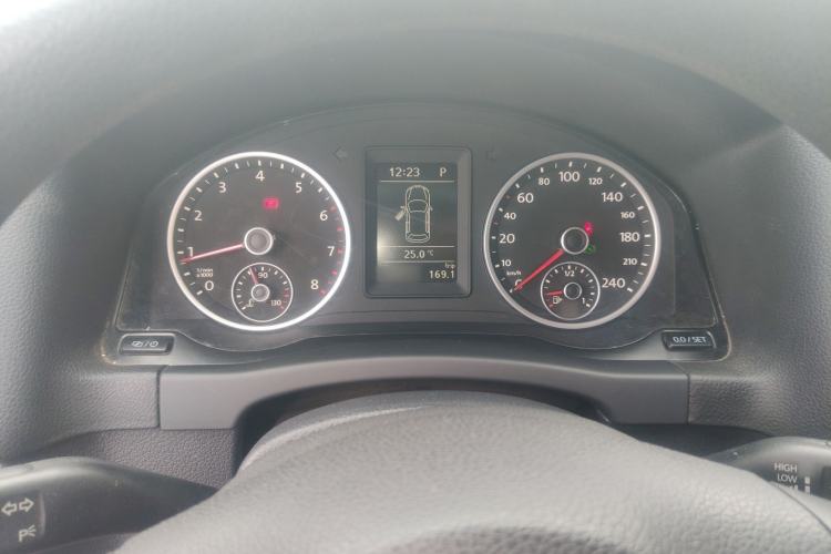 Used Volkswagen Tiguan 2016 300TSI Automatic Two-Wheel Drive Trend Edition Instrument Cluster