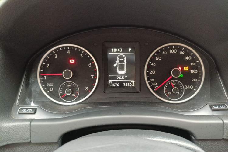 Used Volkswagen Tiguan 2016 280TSI Automatic Two-Wheel Drive Silk Road Comfort Edition Instrument Cluster