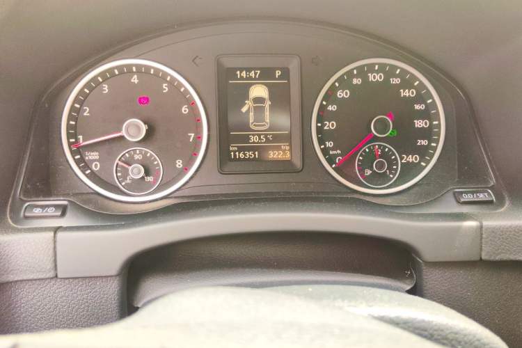 Used Volkswagen Tiguan 2016 280TSI Automatic Two-Wheel-Drive Silk Road Style Edition Instrument Cluster