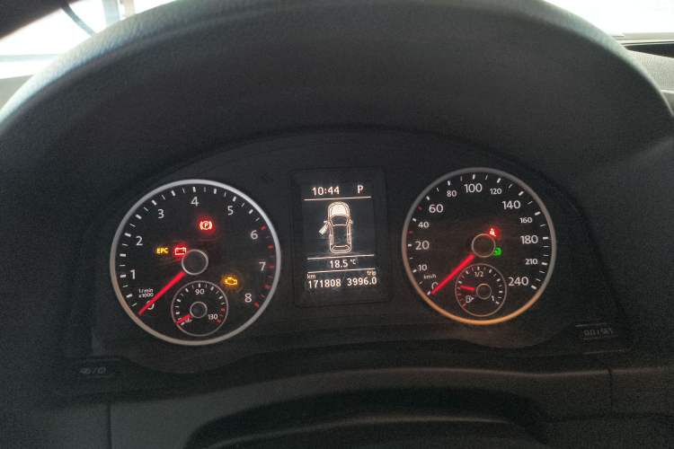 Used Volkswagen Tiguan 2016 280TSI Automatic Two-Wheel-Drive Silk Road Style Edition Instrument Cluster