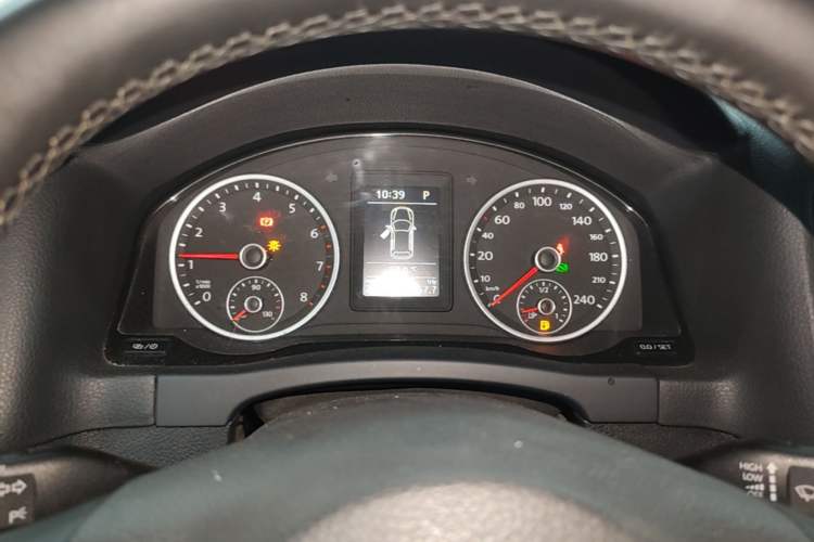 Used Volkswagen Tiguan 2016 280TSI Automatic Two-Wheel Drive Silk Road Comfort Edition Instrument Cluster