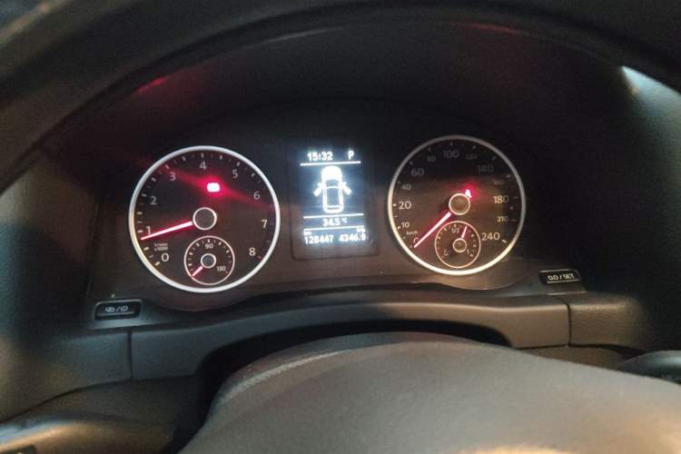 Used Volkswagen Tiguan 2016 280TSI Automatic Two-Wheel-Drive Silk Road Style Edition Instrument Cluster