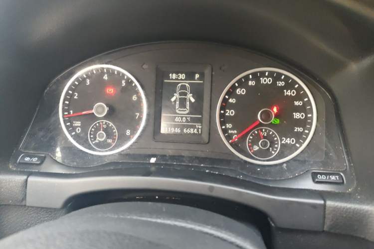 Used Volkswagen Tiguan 2016 280TSI Automatic Two-Wheel Drive Silk Road Comfort Edition Instrument Cluster