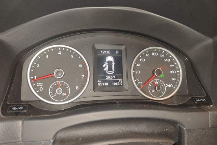 Used Volkswagen Tiguan 2016 280TSI Automatic Two-Wheel Drive Silk Road Comfort Edition Instrument Cluster