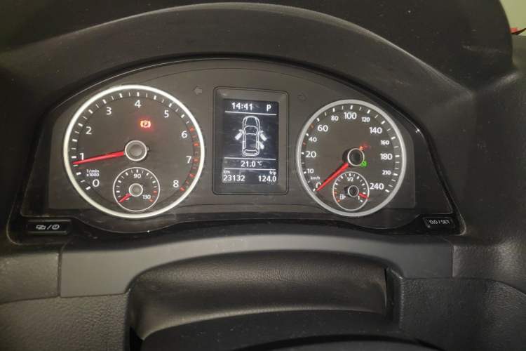 Used Volkswagen Tiguan 2016 280TSI Automatic Two-Wheel-Drive Silk Road Style Edition Instrument Cluster