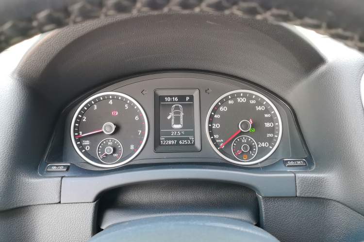 Used Volkswagen Tiguan 2016 280TSI Automatic Two-Wheel Drive Silk Road Comfort Edition Instrument Cluster