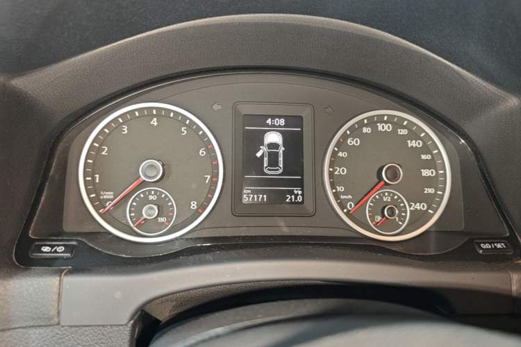 Used Volkswagen Tiguan 2016 280TSI Automatic Two-Wheel Drive Silk Road Comfort Edition Instrument Cluster