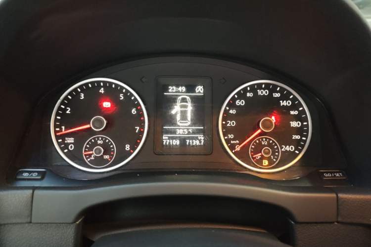 Used Volkswagen Tiguan 2016 280TSI Automatic Two-Wheel-Drive Silk Road Style Edition Instrument Cluster