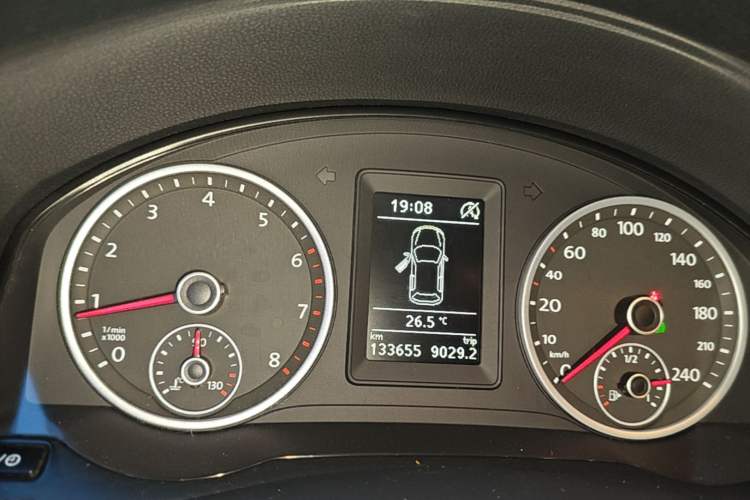 Used Volkswagen Tiguan 2016 280TSI Automatic Two-Wheel-Drive Silk Road Style Edition Instrument Cluster