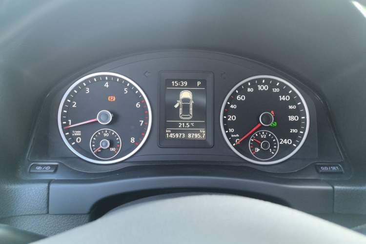 Used Volkswagen Tiguan 2016 280TSI Automatic Two-Wheel Drive Silk Road Comfort Edition Instrument Cluster