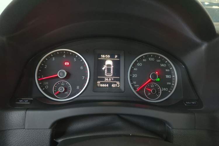 Used Volkswagen Tiguan 2016 280TSI Automatic Two-Wheel-Drive Silk Road Style Edition Instrument Cluster