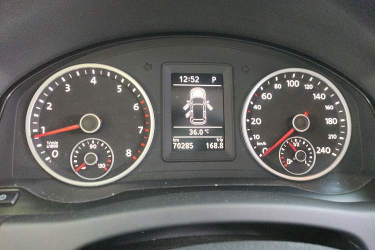 Used Volkswagen Tiguan 2016 280TSI Automatic Two-Wheel-Drive Silk Road Style Edition Instrument Cluster